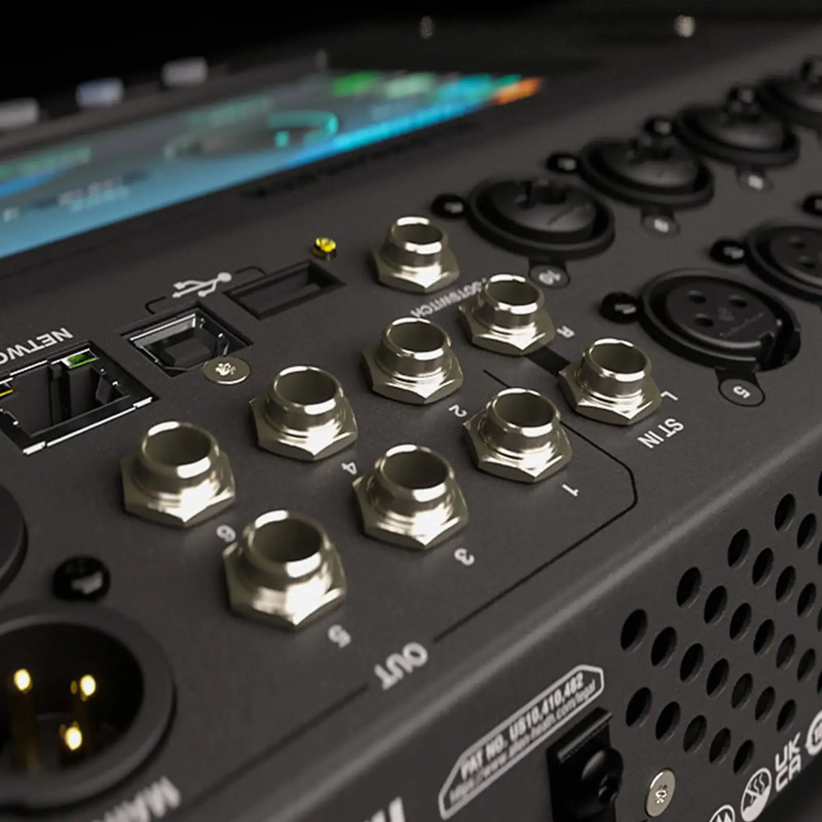 Small Format Digital Mixing Console CQ12T - Image 5