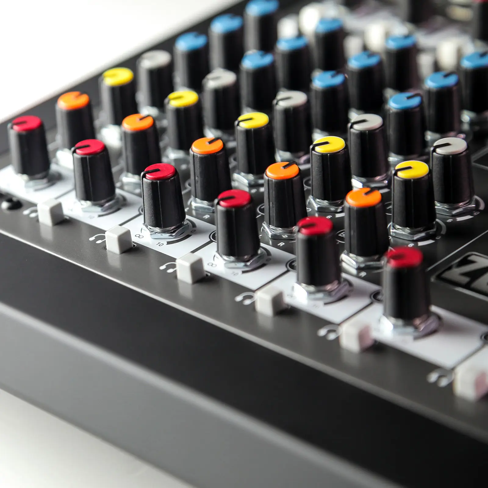 Compact Stereo Mixer ZED-i10 - Image 2