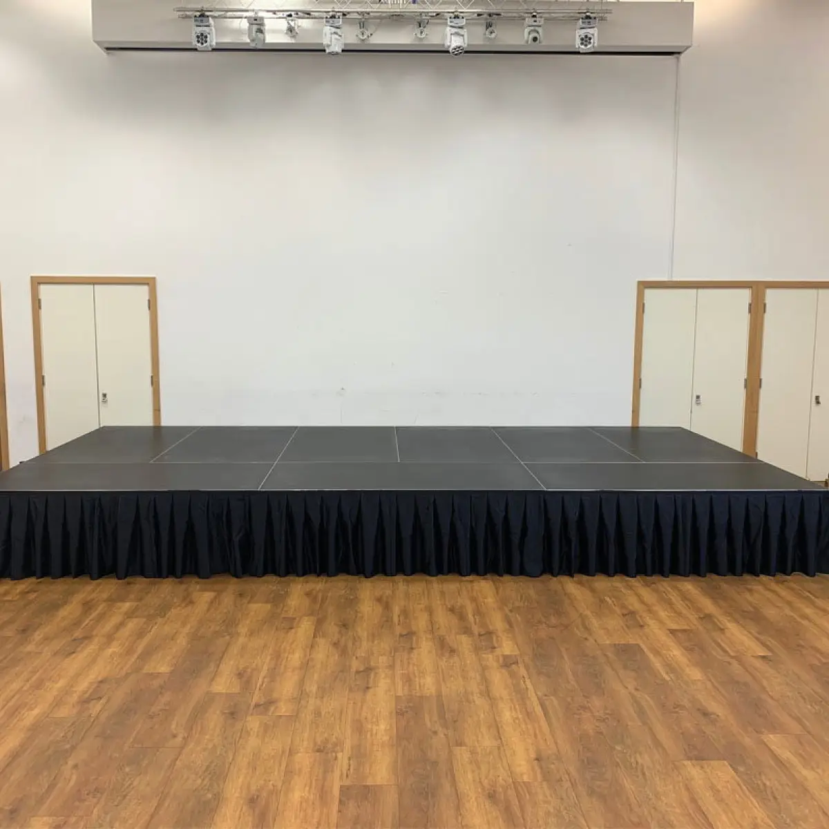GT Stage Deck Polyester Skirt 105 x 100cm Pleated - GL6063