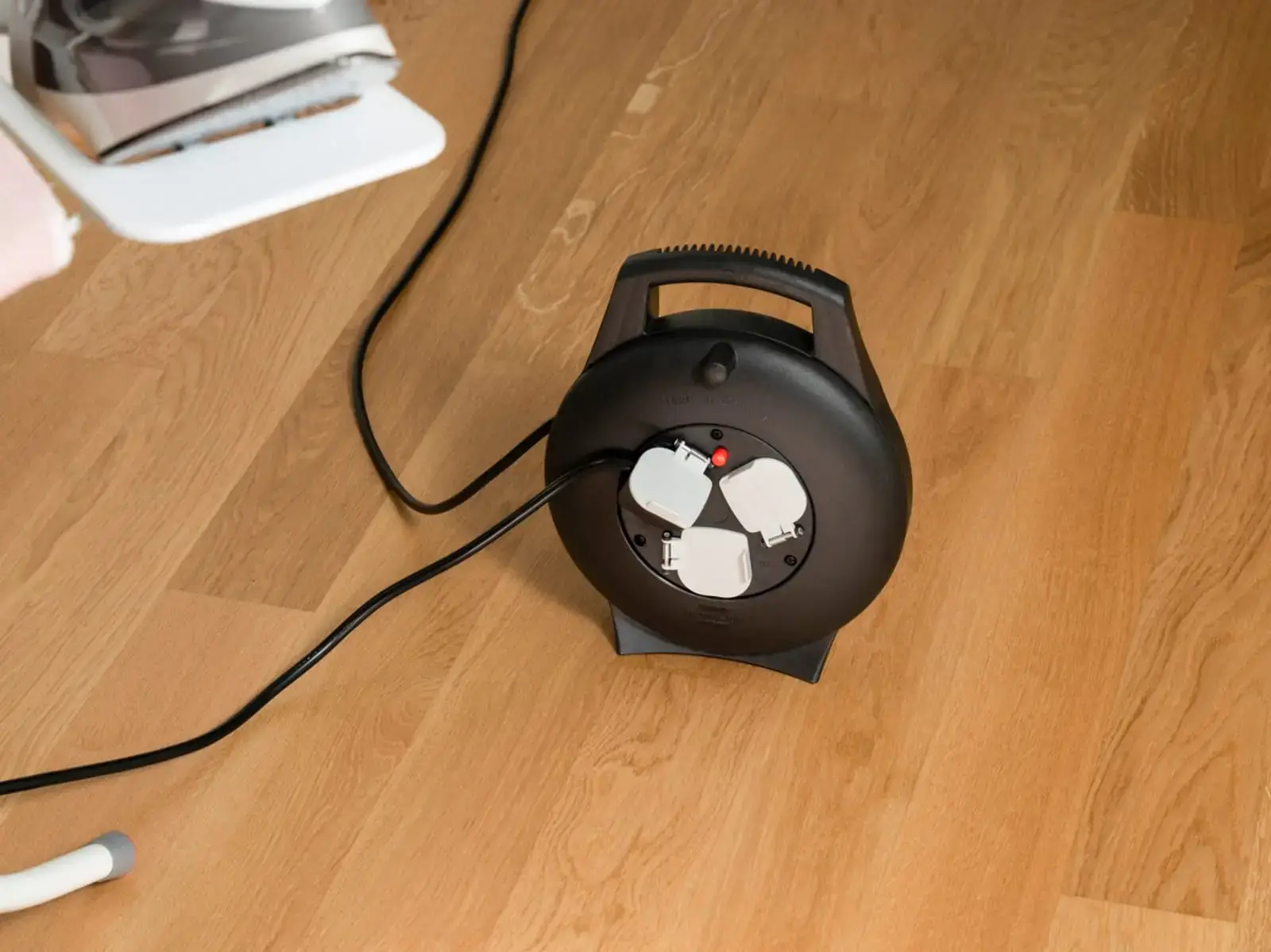 Varioline Cable Box 240V 13A 3-Socket 10m - Image 9