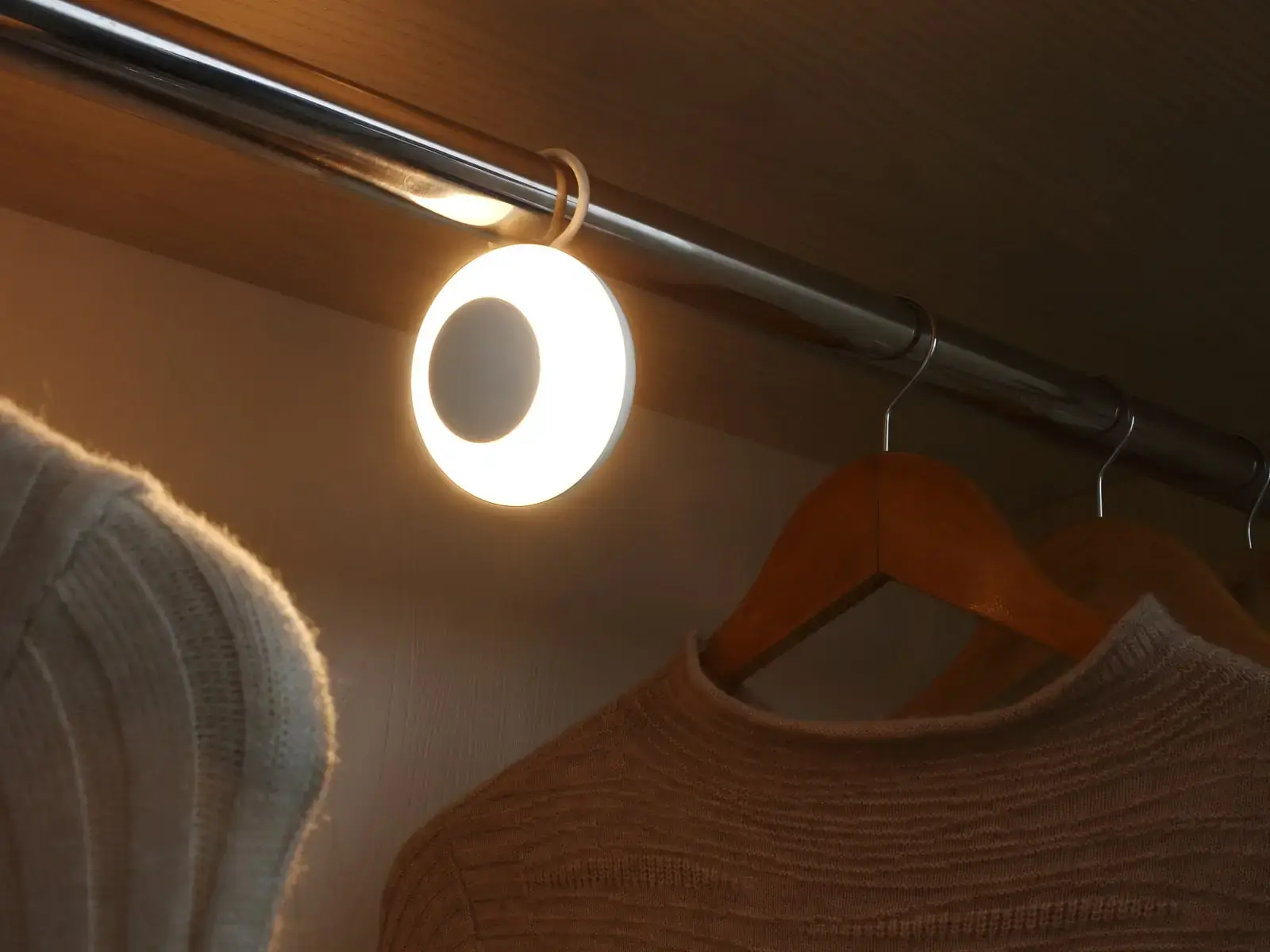 Wireless Charger with Portable Light - Image 9