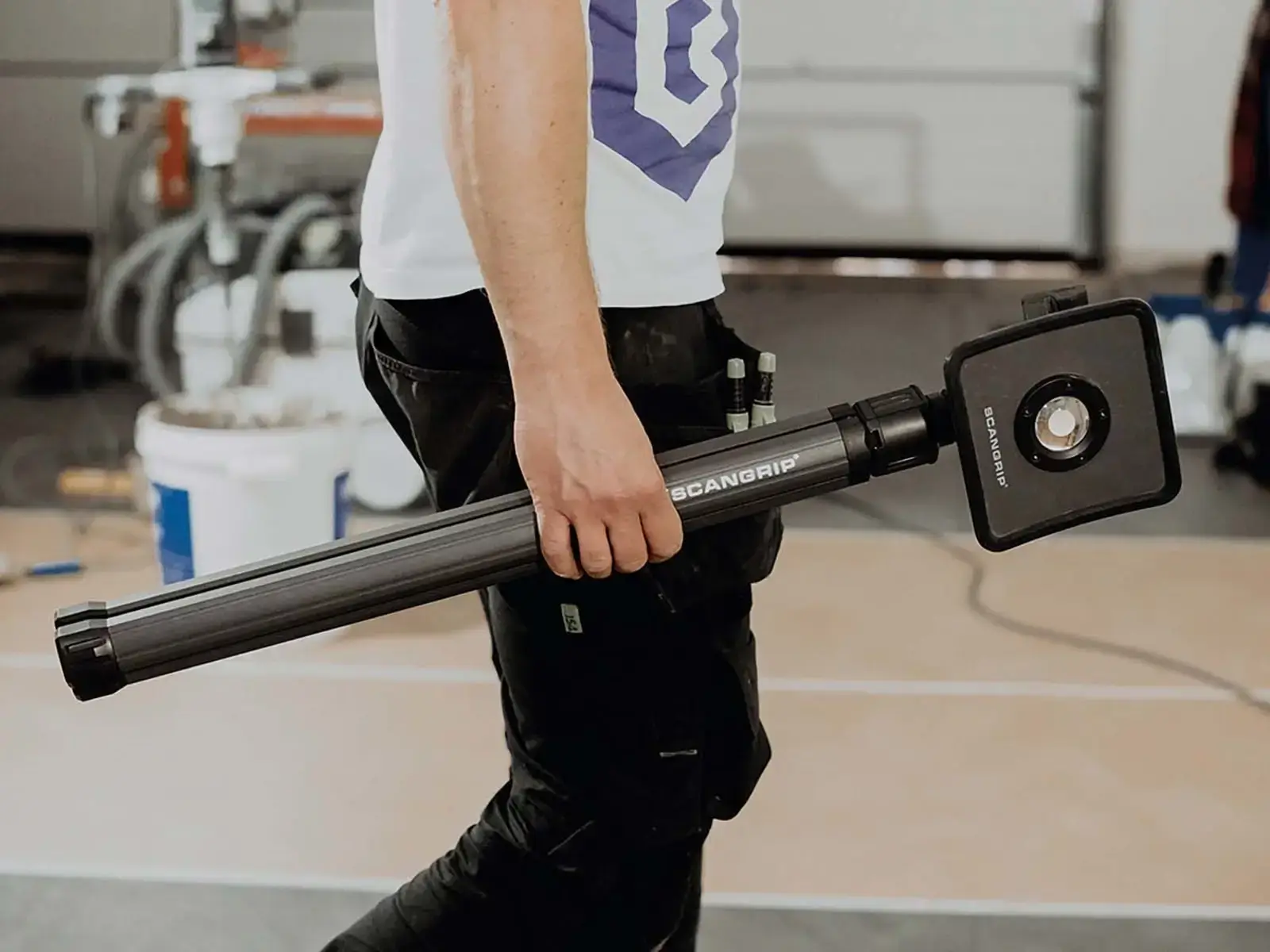 Tripod 2m - Image 7