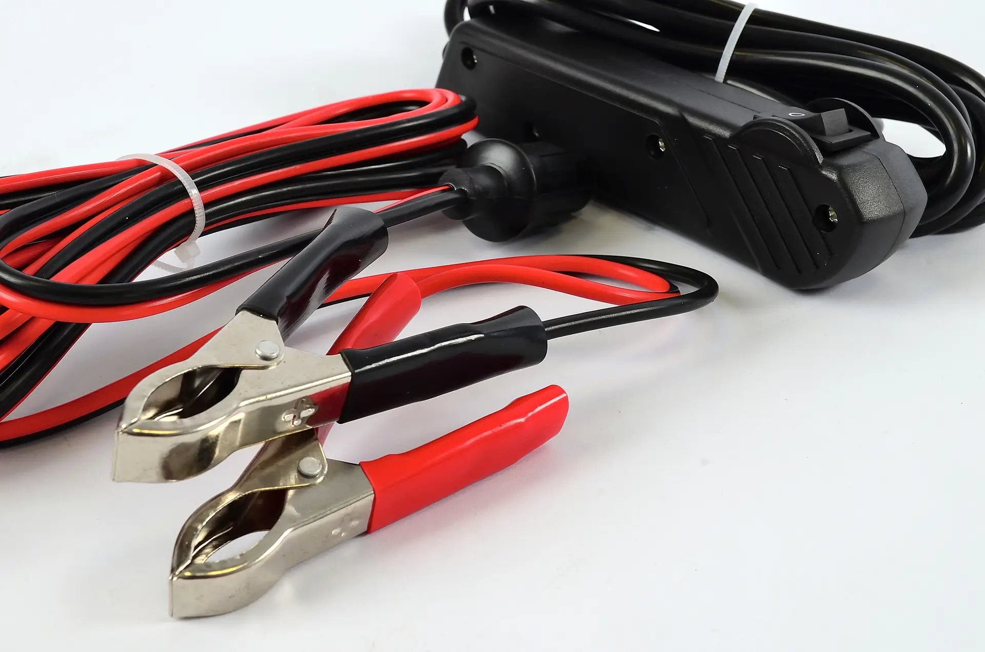 Vehicle Winch 12 Volt - Image 3