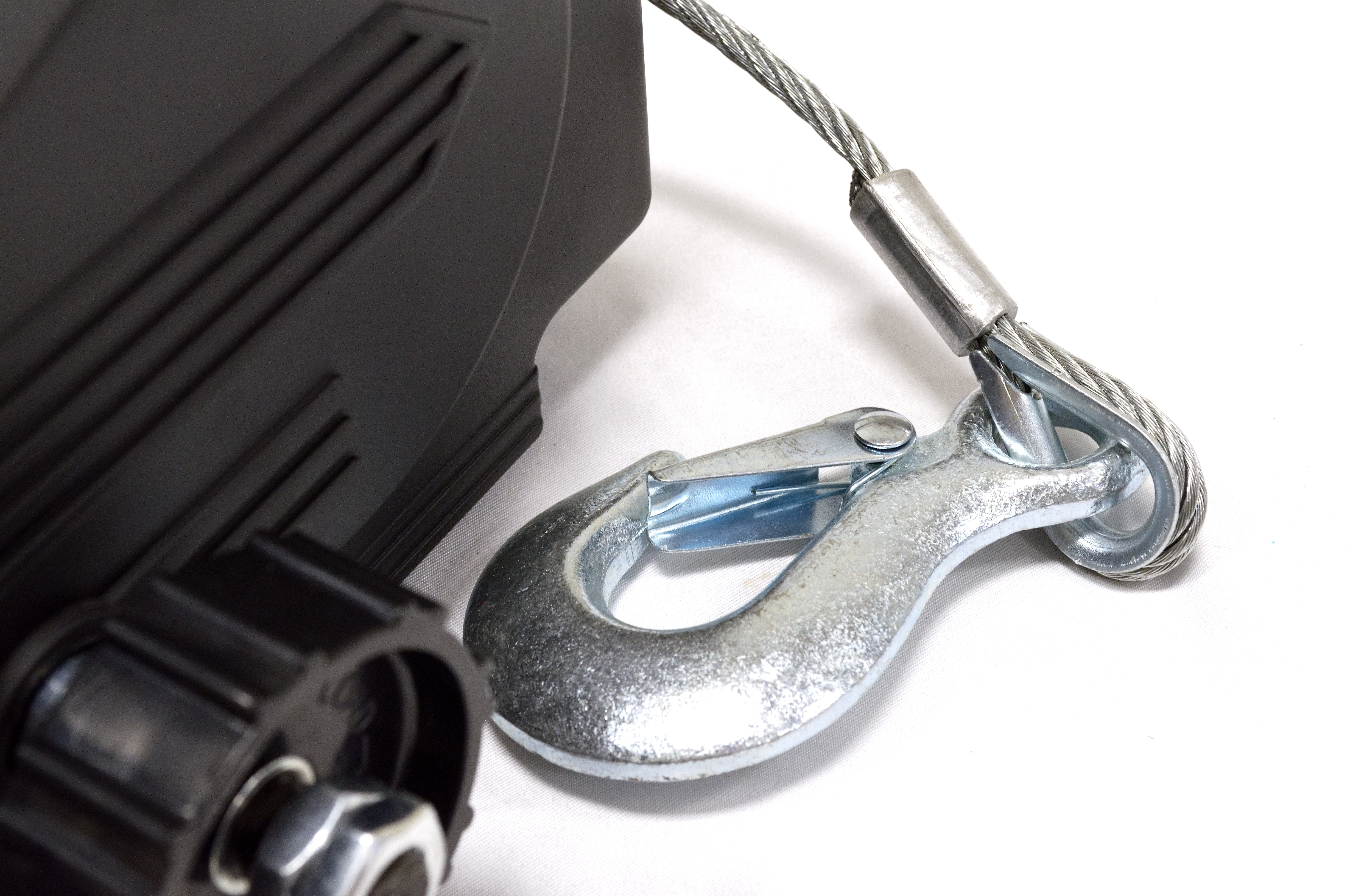 Vehicle Winch 12 Volt - Image 4