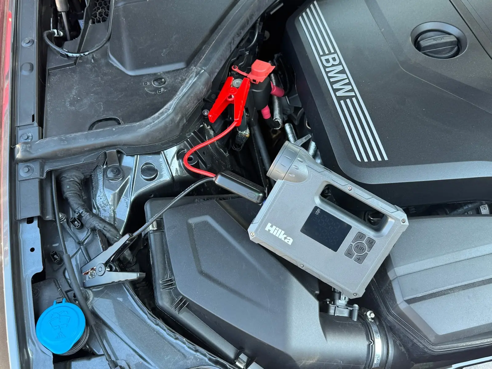 800 Amp Jump Starter, Tyre Inflator & Power Bank - Image 4