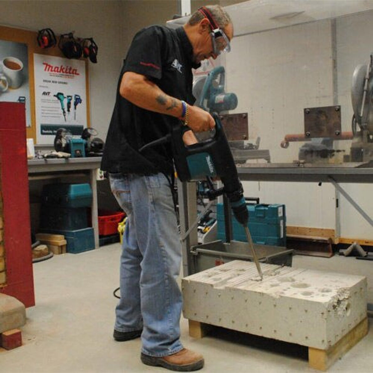 Makita HM1111C SDS-Max Demolition Hammer with AVT 1300W (240V)