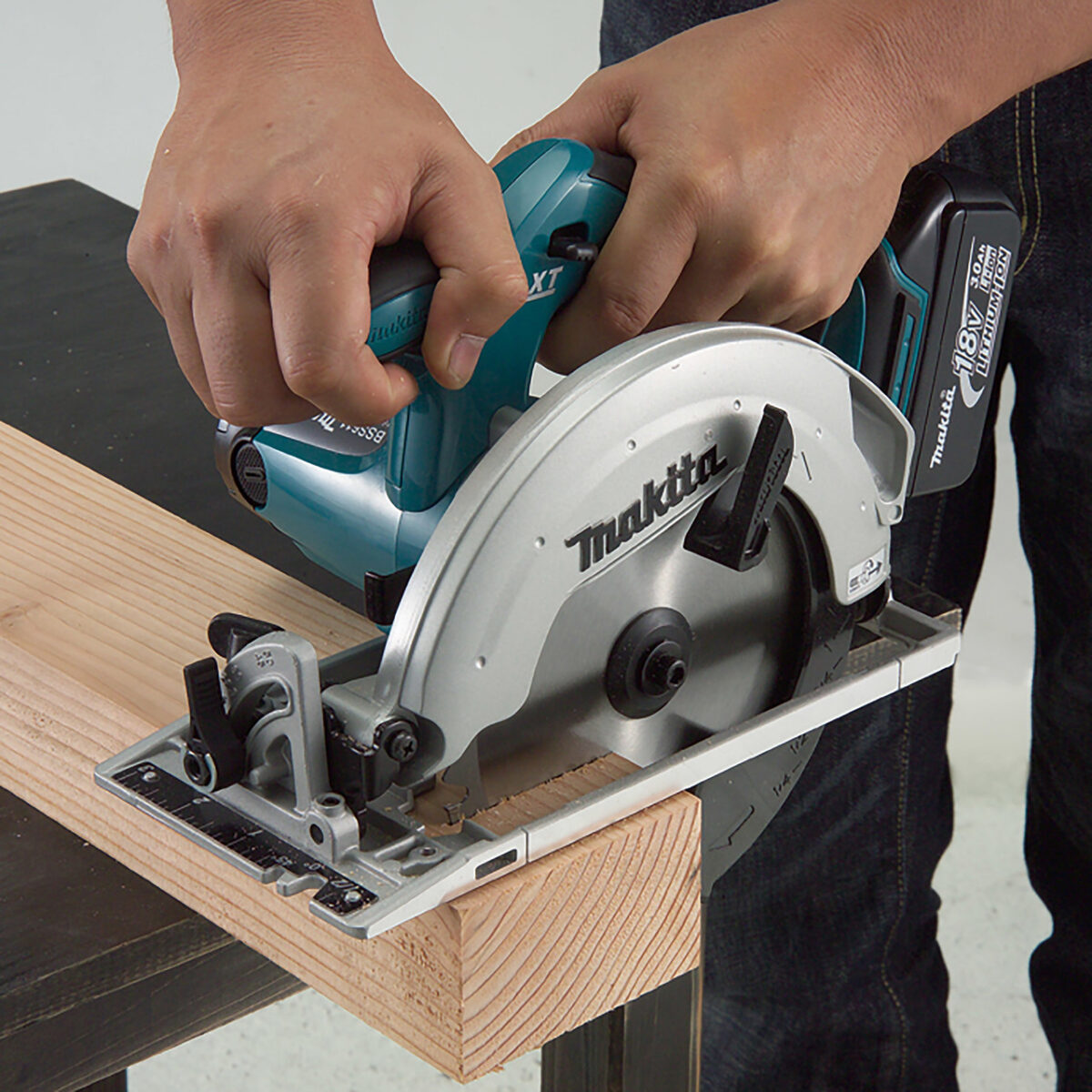 Makita DSS611Z 18V LXT 165mm Circular Saw (Body Only)