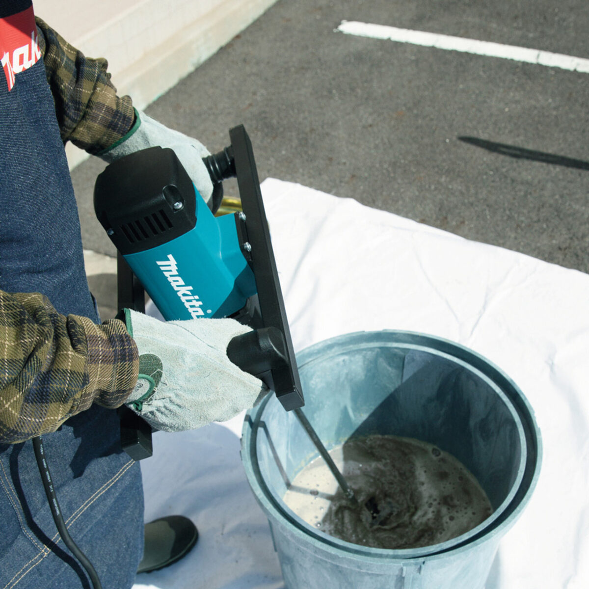 Makita UT1600 High Viscosity Paddle Mixer 1600W (240V)